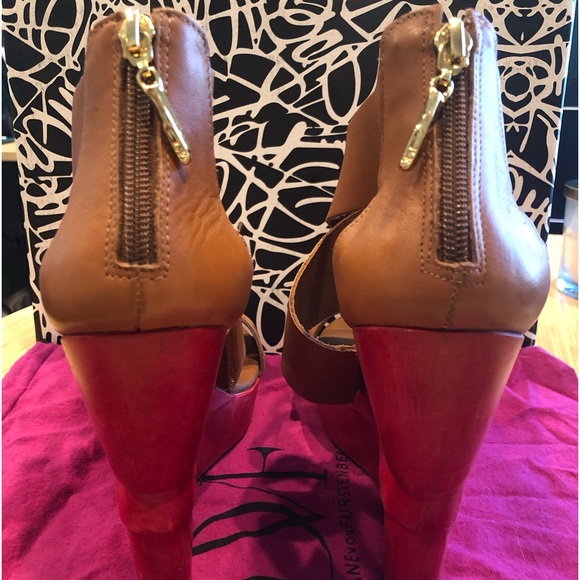 DIANE von FURSTENBERG here $165NWT from NORDSTROM $400. Wedge heels size 9.5 ❤️ - Picture 7 of 16